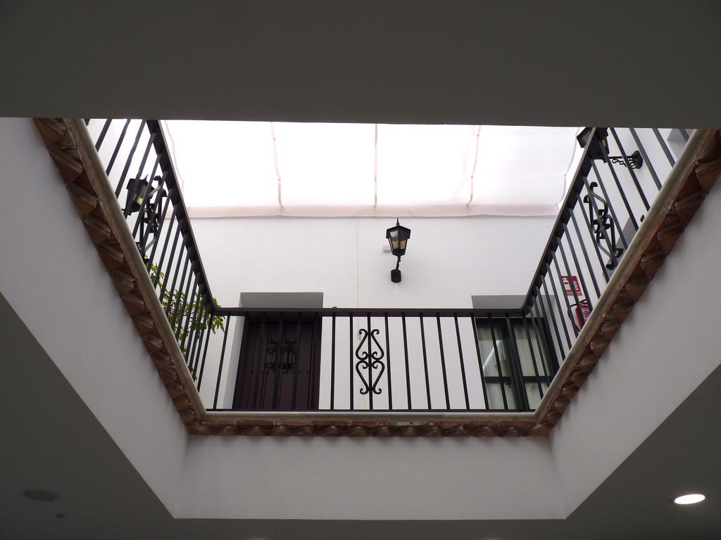 Hostal Boutique Casa La Laja Chiclana de la Frontera Exteriör bild
